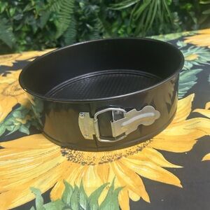 Black Springform Cake Pan - Removable Base